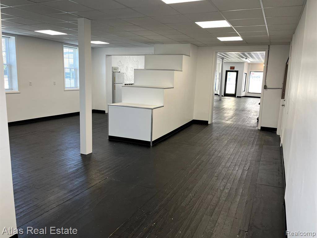 Goodrich Vlg, MI 48438,10241 HEGEL Road Unit B