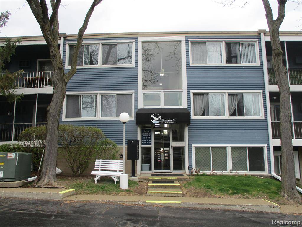 Trenton, MI 48183,2419 RIVERSIDE Drive 208