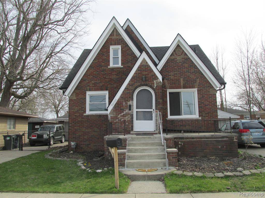 St. Clair Shores, MI 48080,23008 PLEASANT Street