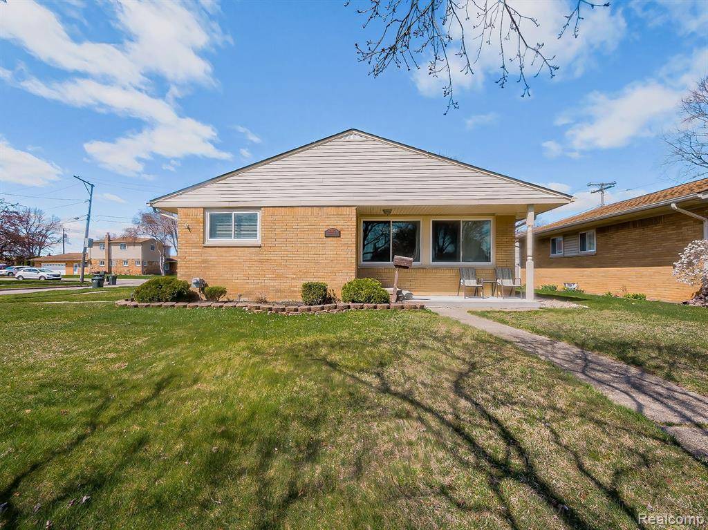 St. Clair Shores, MI 48081,21563 WINSHALL Court