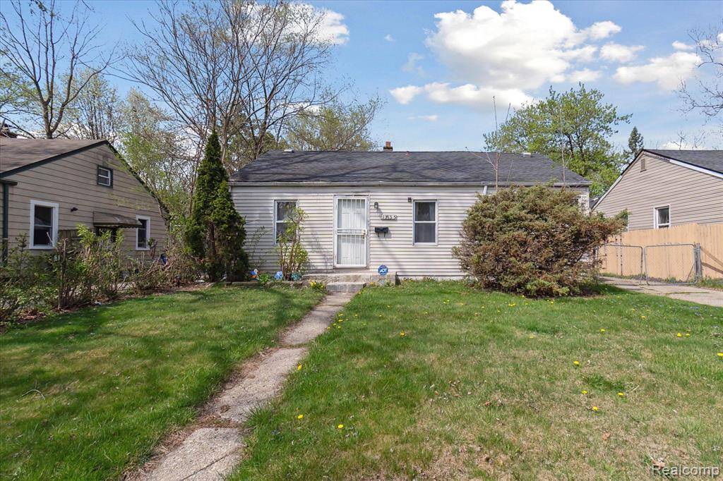 Detroit, MI 48219,17435 FENTON Street