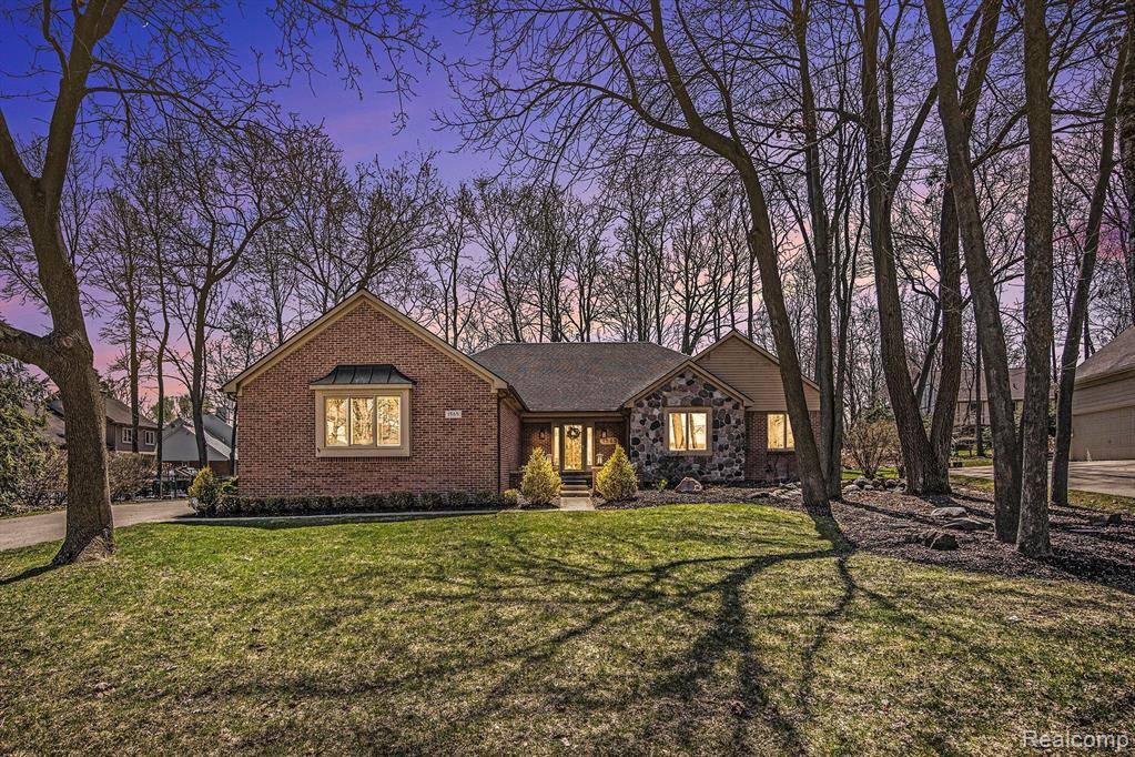 Troy, MI 48098,1565 REDBUD Drive