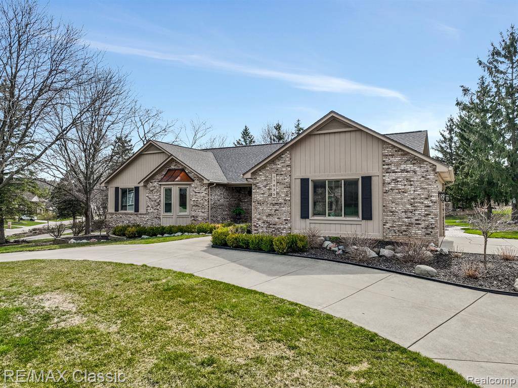 Northville Twp, MI 48168,17835 MAPLE HILL Drive