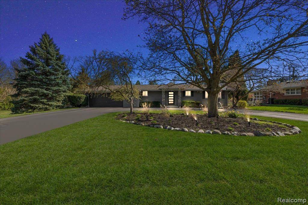 Bloomfield Twp, MI 48304,80 MAYWOOD Avenue