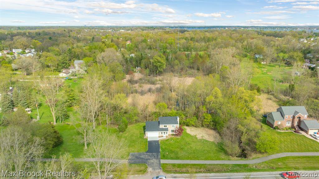West Bloomfield Twp, MI 48324,1525 HILLER Road