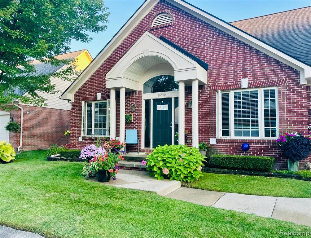 Clinton Twp, MI 48038,16580 SIENNA Circle