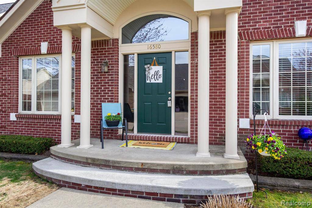 Clinton Twp, MI 48038,16580 SIENNA Circle