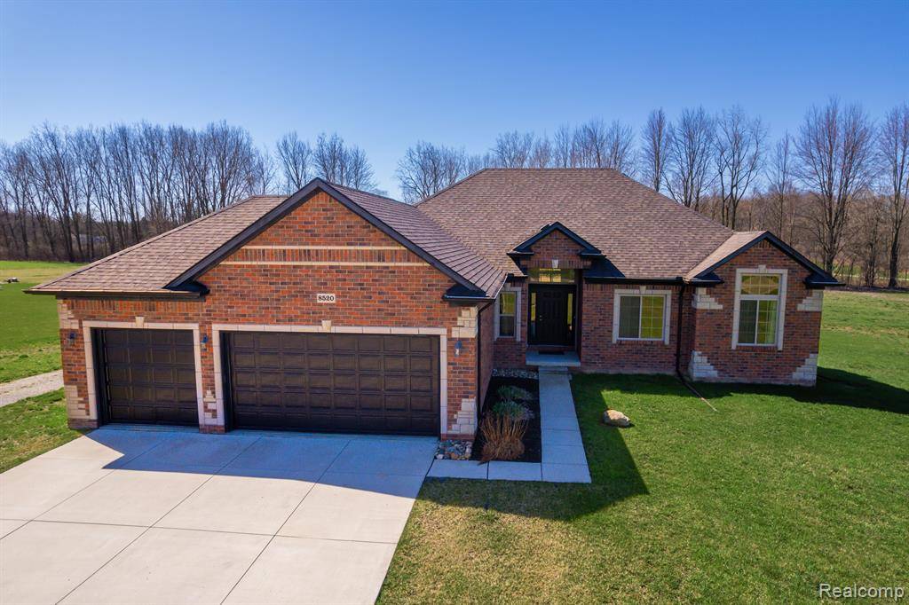 Almont Twp, MI 48003,8520 ALMONT Road
