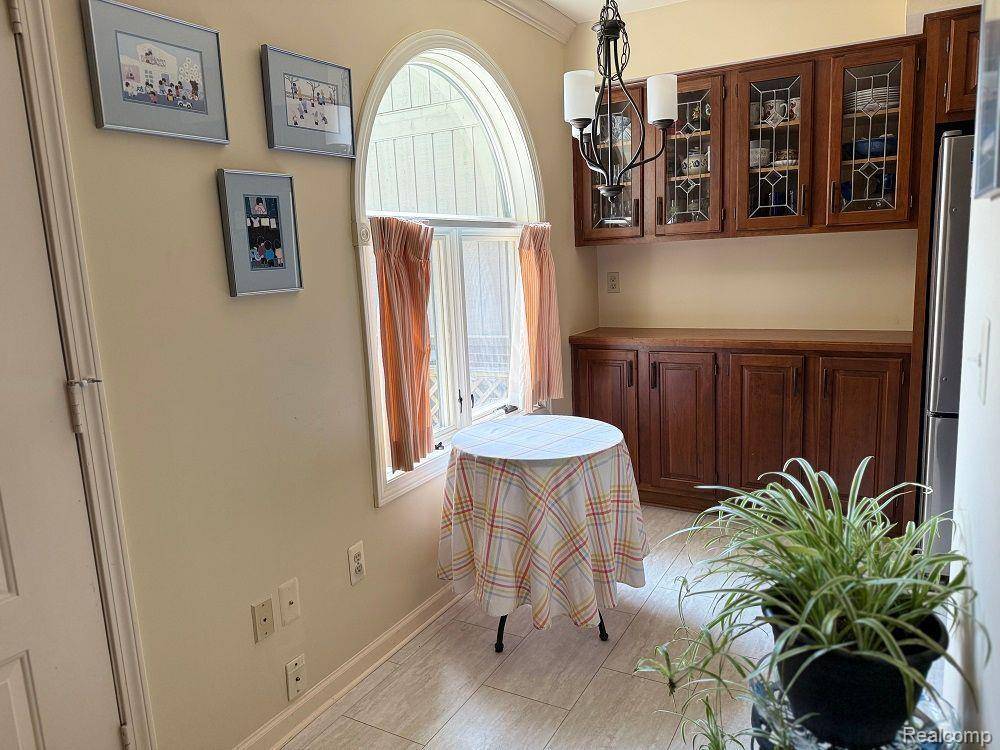 Grosse Ile Twp, MI 48138,9830 HAWTHORNE GLEN Drive