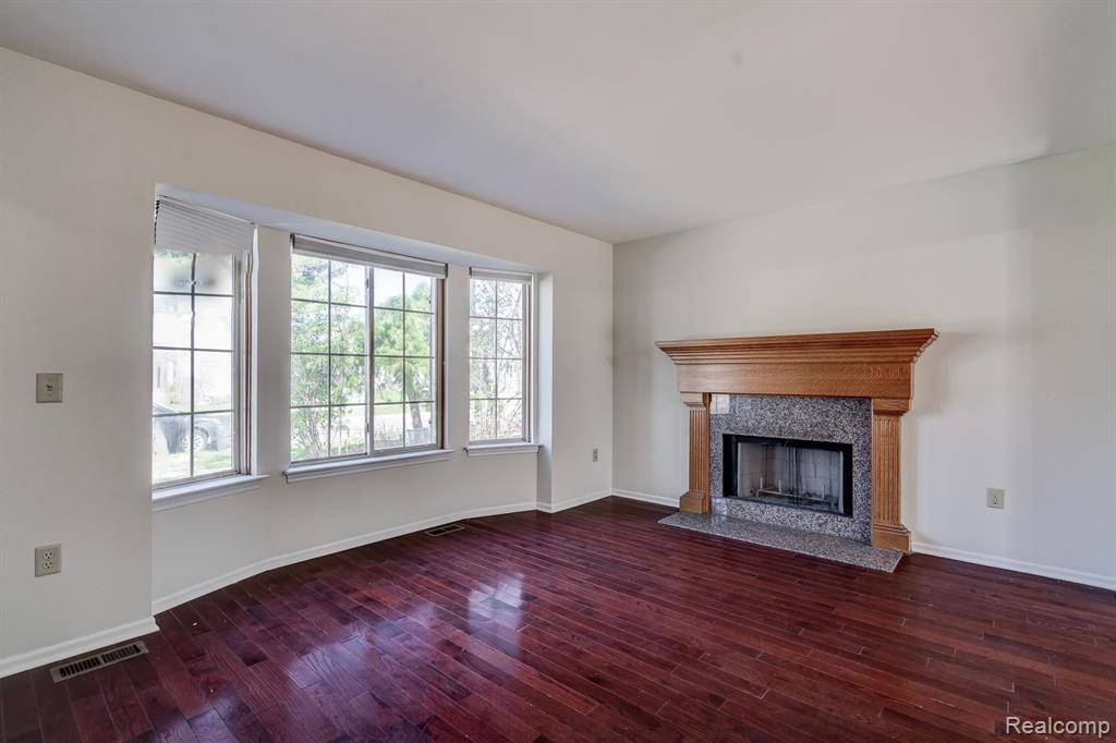Troy, MI 48083,2172 HARTSHORN Avenue