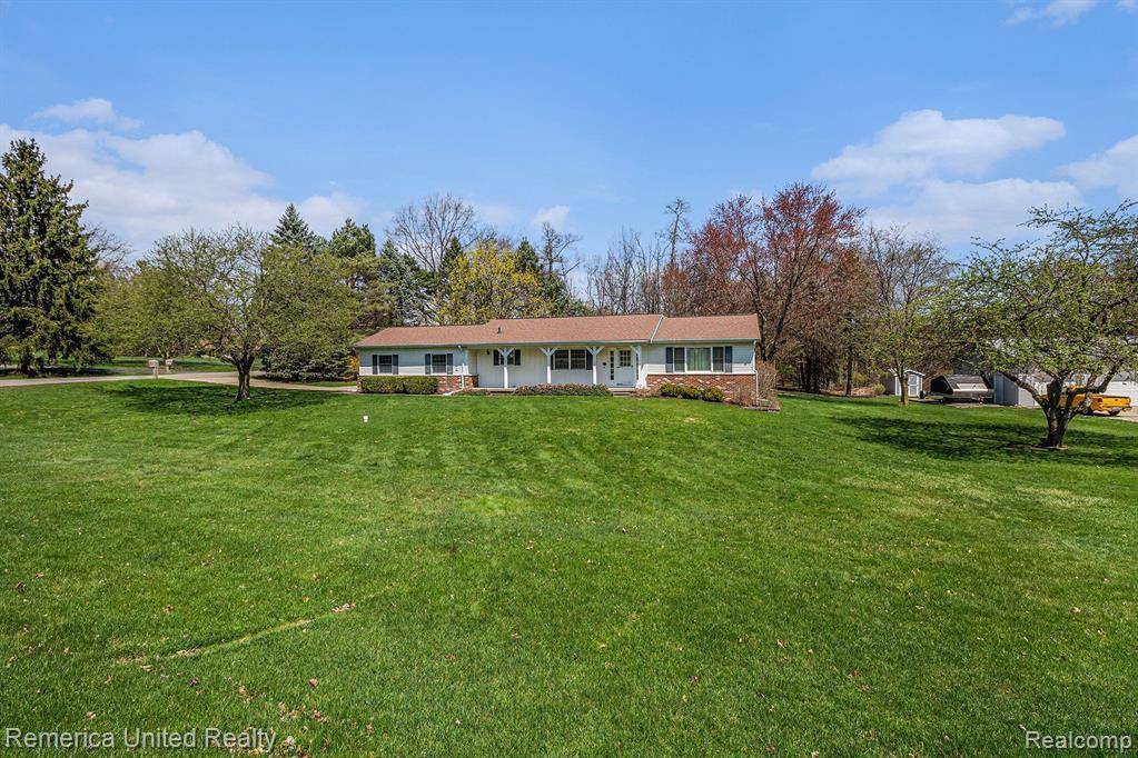 Howell Twp, MI 48843,1264 FOX HILLS Drive