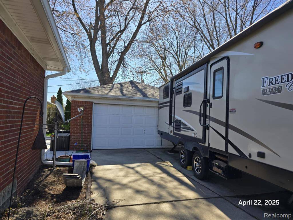 St. Clair Shores, MI 48080,22320 RED MAPLE Lane