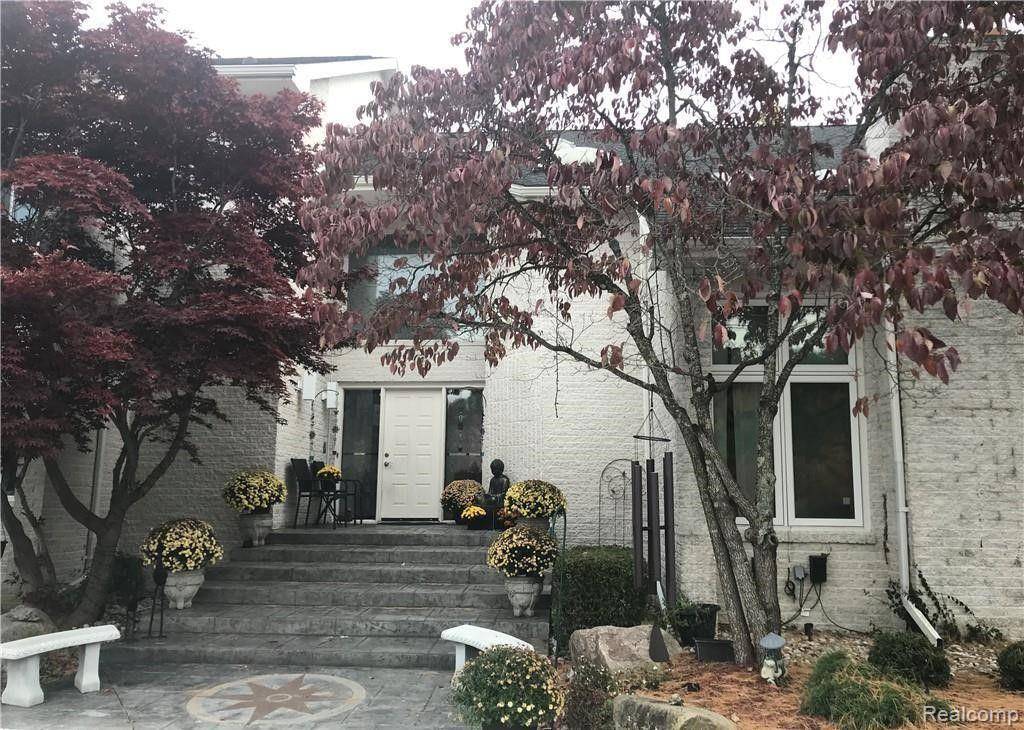 West Bloomfield Twp, MI 48323,4197 STRATHDALE Lane