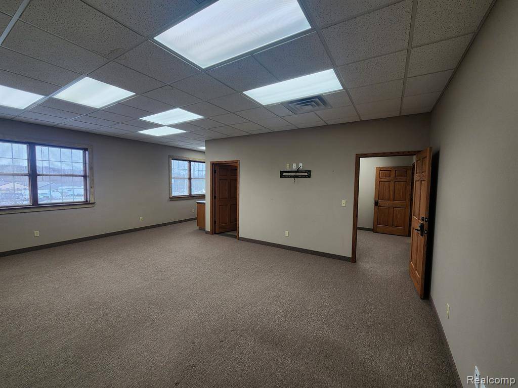 Fenton Twp, MI 48430,15173 NORTH Road Executive Suite 11