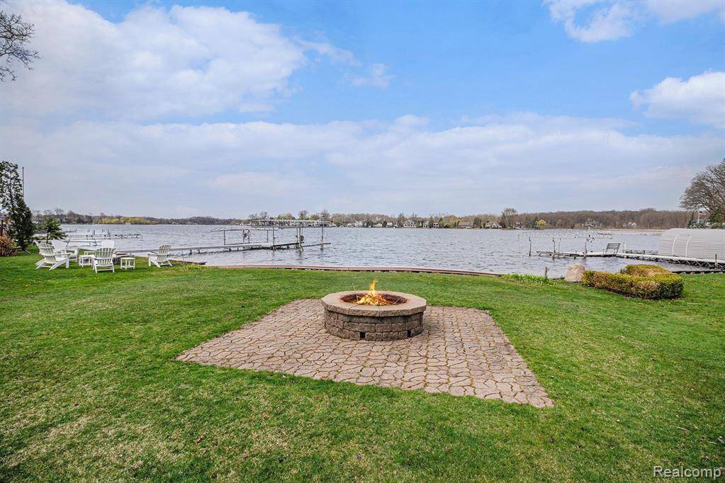 Genoa Twp, MI 48116,3836 HIGHCREST Drive