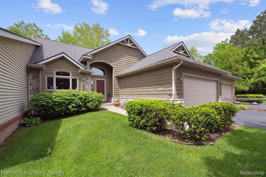 Brighton, MI 48116,1317 PEPPERGROVE Drive