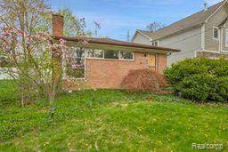 Sylvan Lake, MI 48320,2051 AVONDALE Street