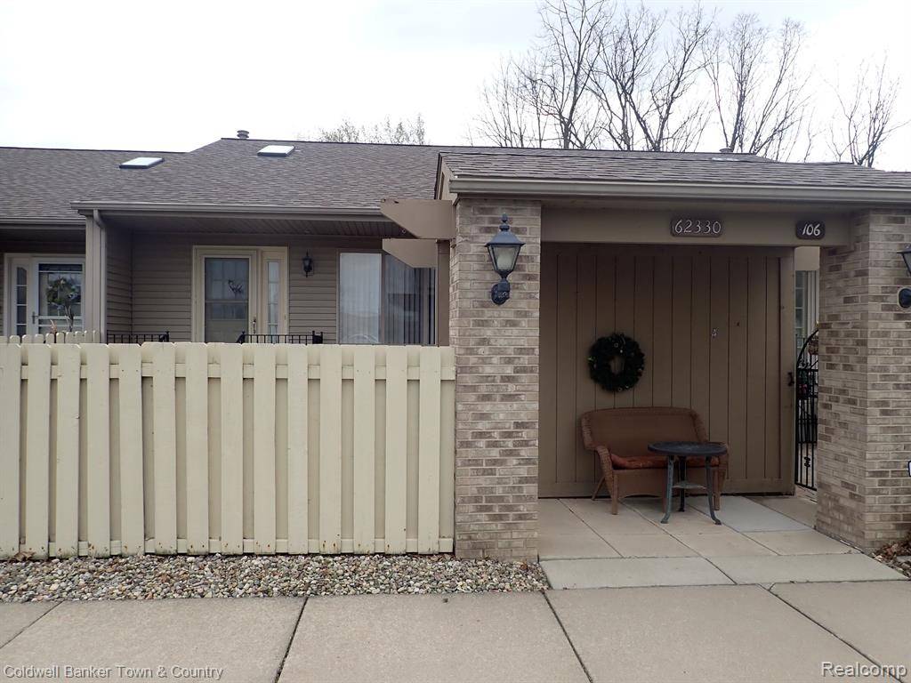 South Lyon, MI 48178,62330 Arlington Circle #3 106 3