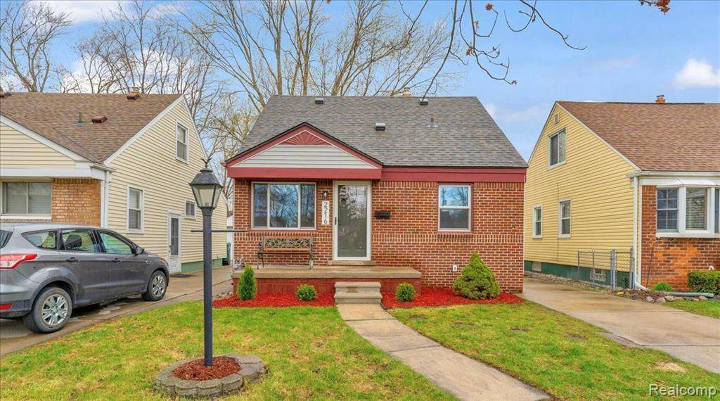Lincoln Park, MI 48146,2216 REGINA Avenue