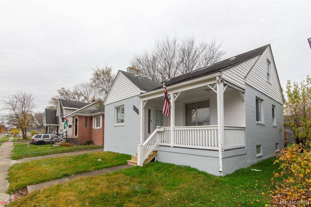 Hazel Park, MI 48030,542 E MUIR Avenue