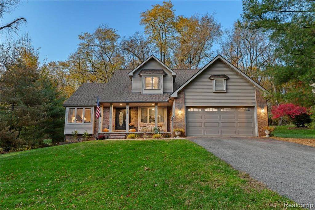 Hamburg Twp, MI 48116,7227 COWELL Road