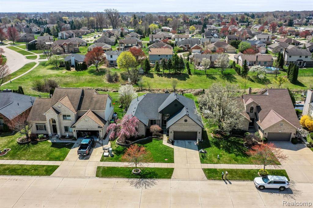 Macomb Twp, MI 48042,15752 CUSTER Drive