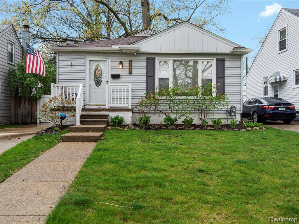 Royal Oak, MI 48073,1927 ARDMORE Avenue