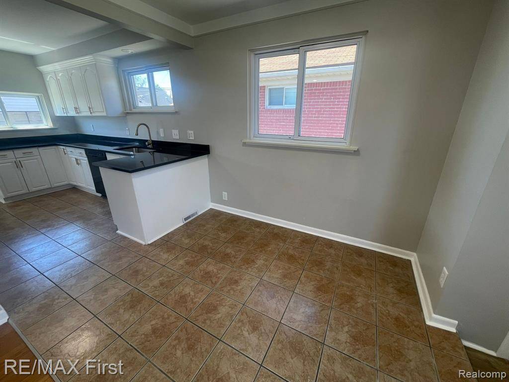 Roseville, MI 48066,18290 BUCKHANNON Street