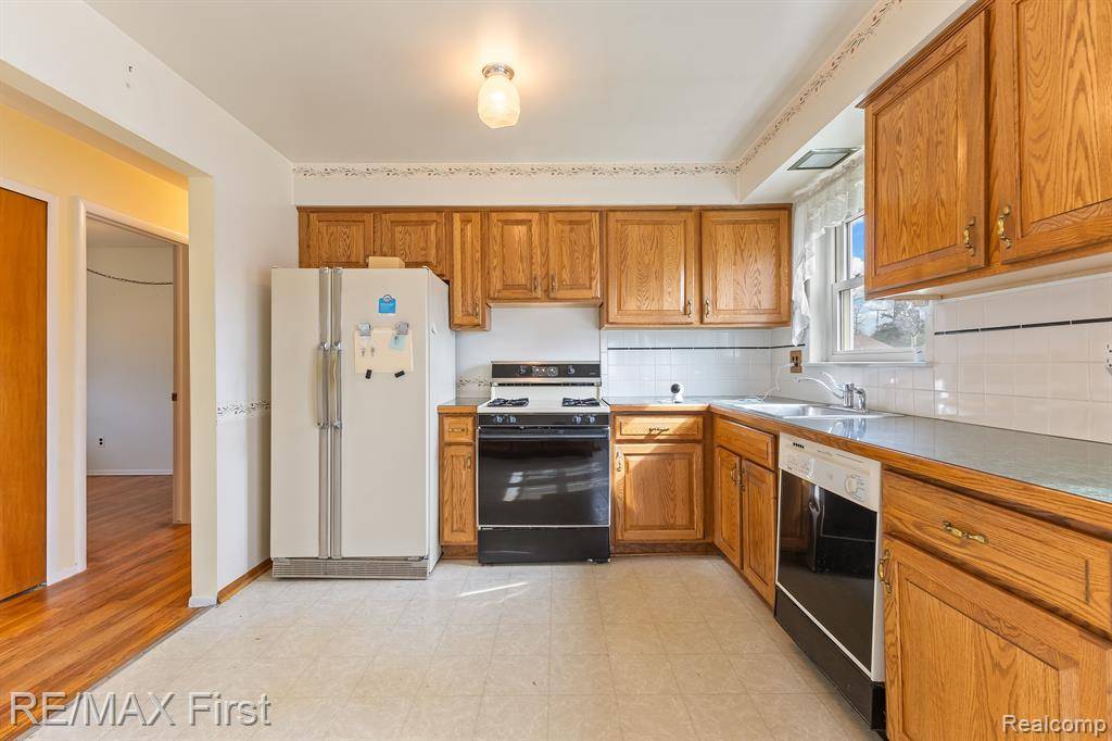 Roseville, MI 48066,29222 RYMAL Street