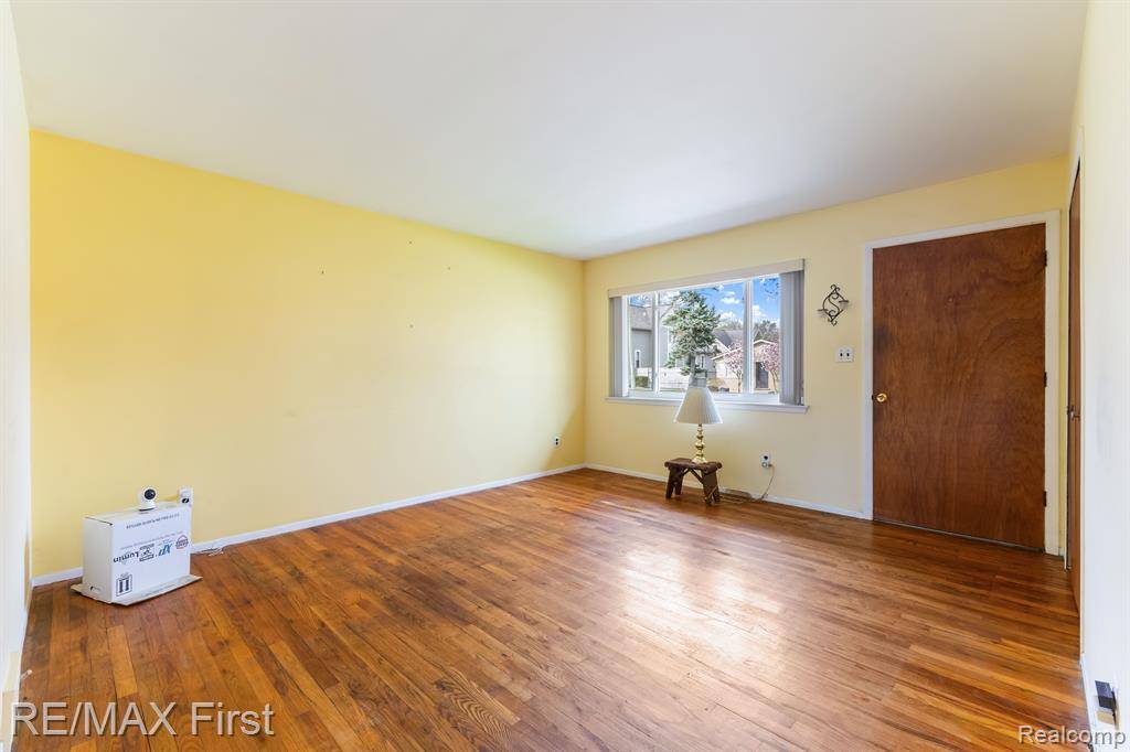 Roseville, MI 48066,29222 RYMAL Street