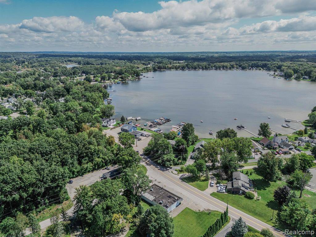 Hamburg Twp, MI 48139,9704 KRESS Road