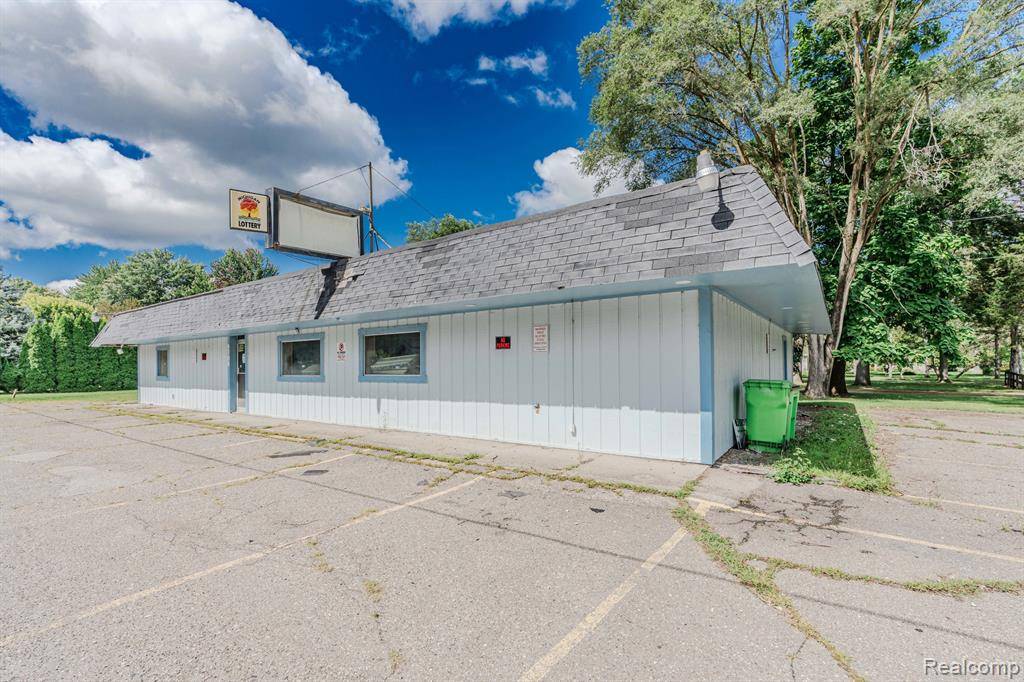 Hamburg Twp, MI 48139,9704 KRESS Road