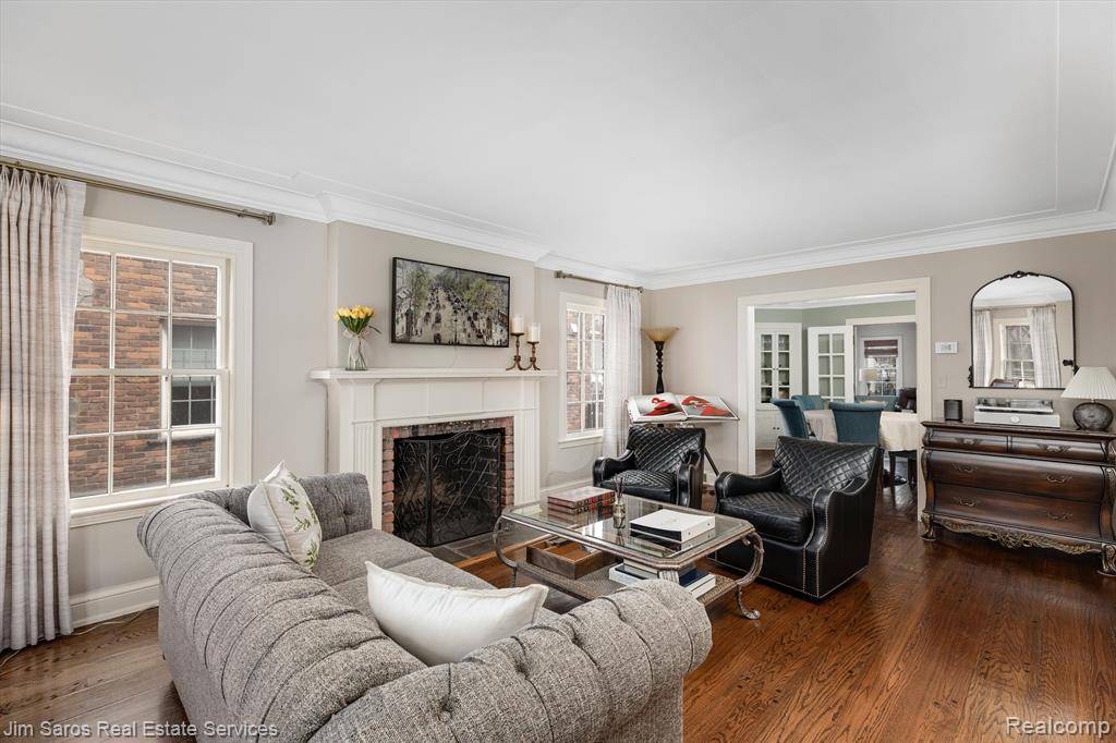 Grosse Pointe Farms, MI 48236,324 MCMILLAN Road