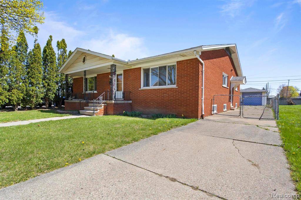 Dearborn, MI 48126,7110 NORMILE Street