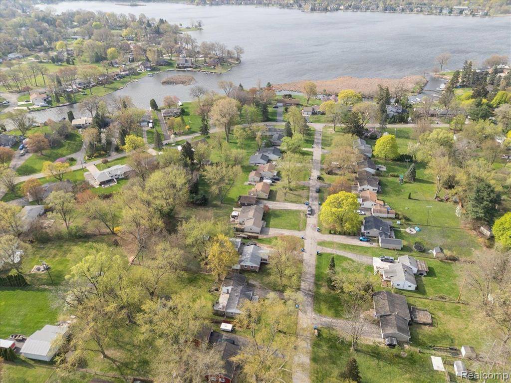 Waterford Twp, MI 48329,3402 SHAW Drive