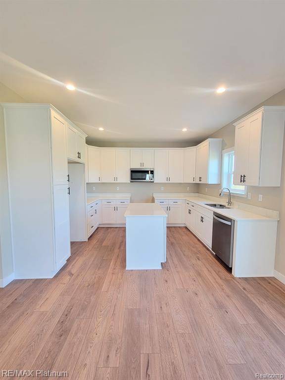 Fenton Twp, MI 48451,13126 WESTWINDS Drive