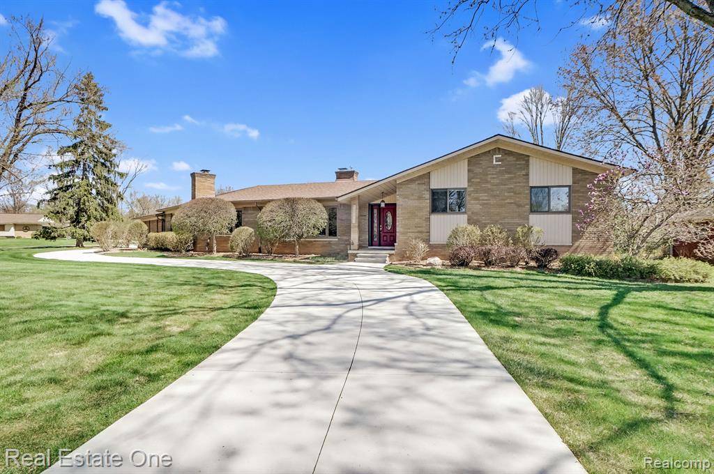 Farmington Hills, MI 48336,31896 STAMAN Circle