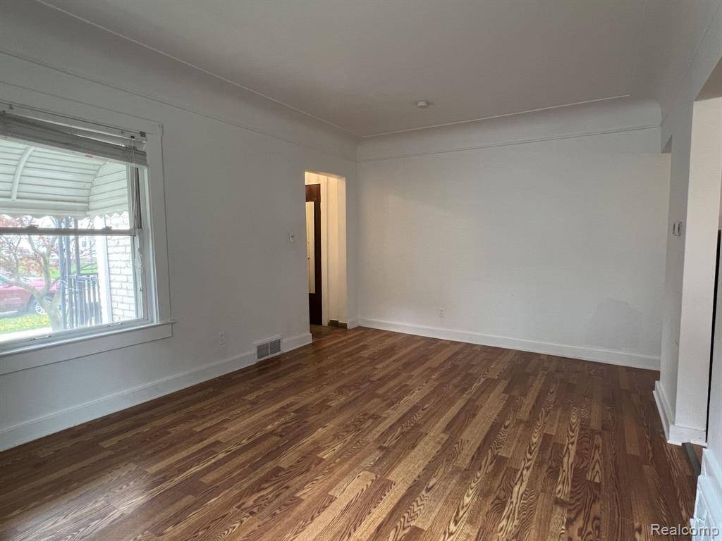 Madison Heights, MI 48071,26741 DARTMOUTH Street