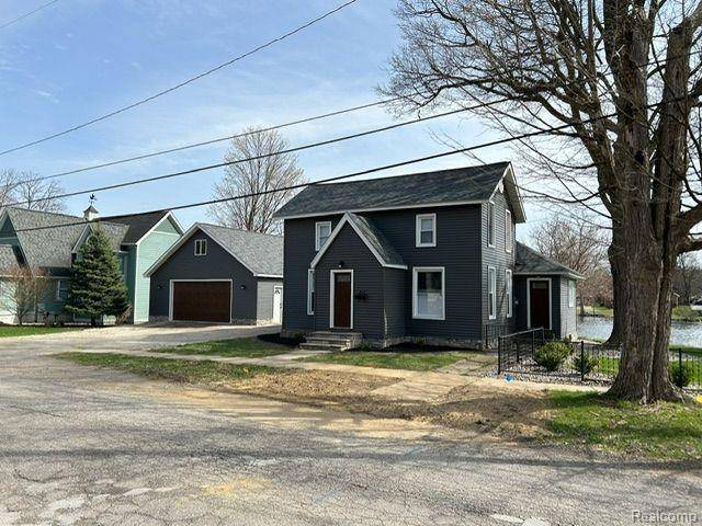 Fenton, MI 48430,412 E ELLEN Street