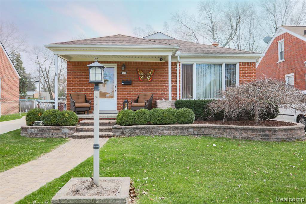 Center Line, MI 48015,6832 Engleman