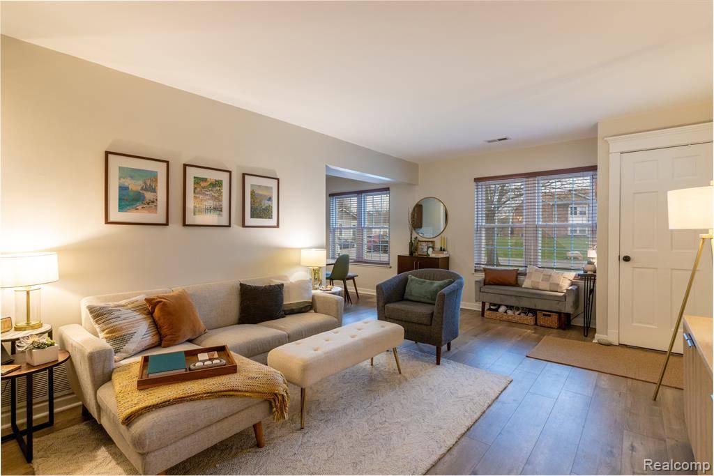 Novi, MI 48375,39797 VILLAGE WOOD Lane