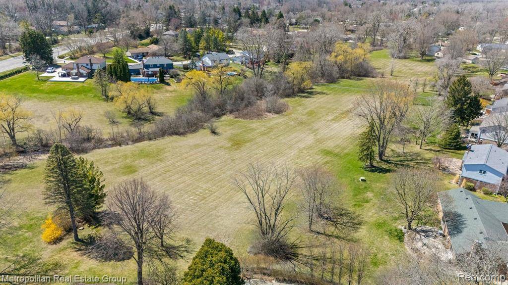Farmington Hills, MI 48331,29607 HIGH VALLEY Road