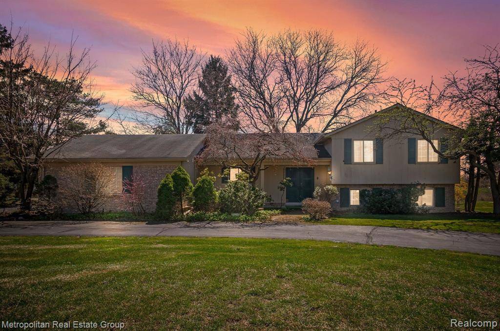 Farmington Hills, MI 48331,29607 HIGH VALLEY Road
