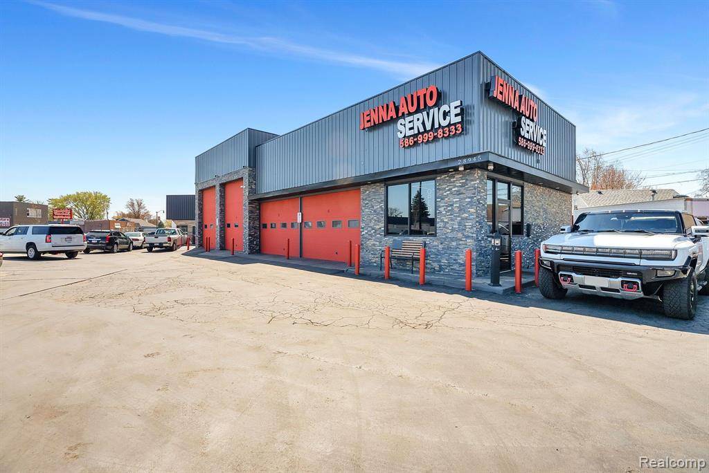 Roseville, MI 48066,28945 UTICA Road