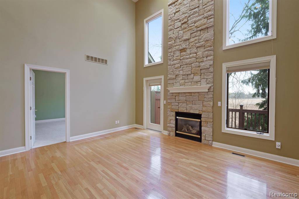 Brighton Twp, MI 48114,3667 BAY HARBOR Drive