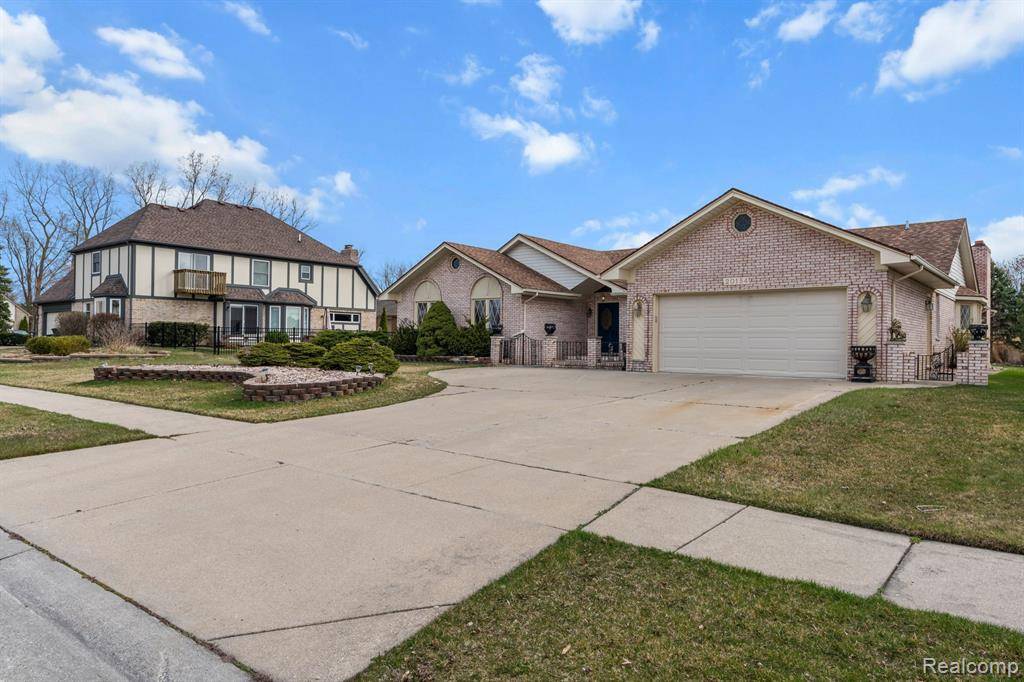 Livonia, MI 48152,20154 RIVERSIDE Drive