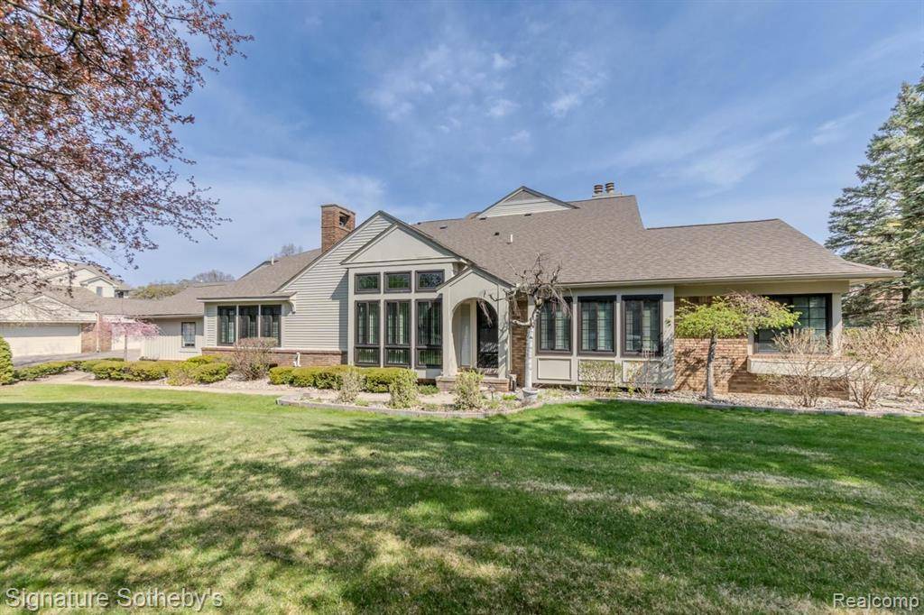 West Bloomfield Twp, MI 48322,6015 PEBBLE LANE