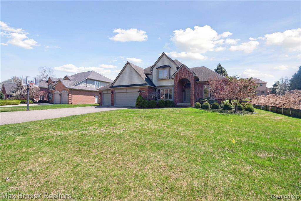 Bloomfield Twp, MI 48302,1942 BLOOMFIELD Drive