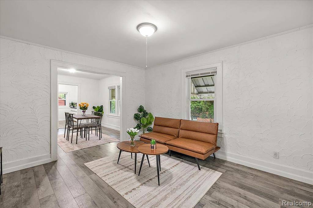Southfield, MI 48033,21796 POINCIANA Street