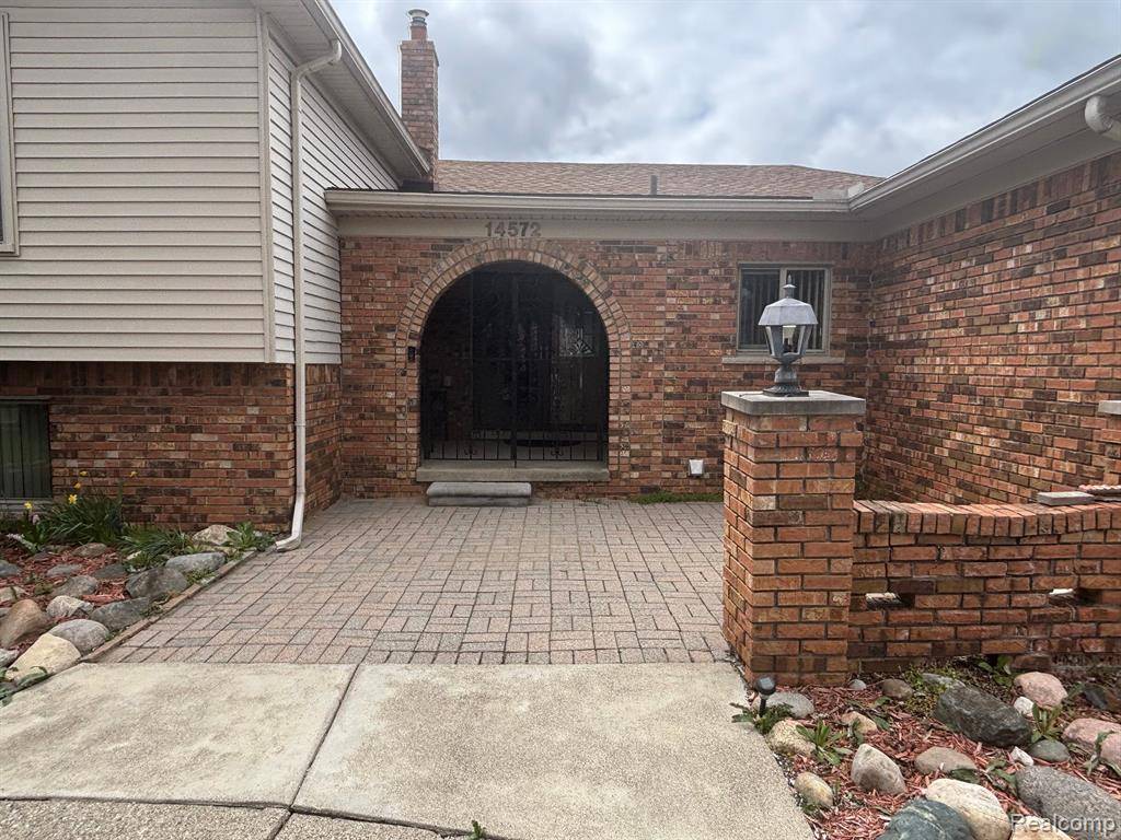 Sterling Heights, MI 48313,14572 FOUR LAKES Drive